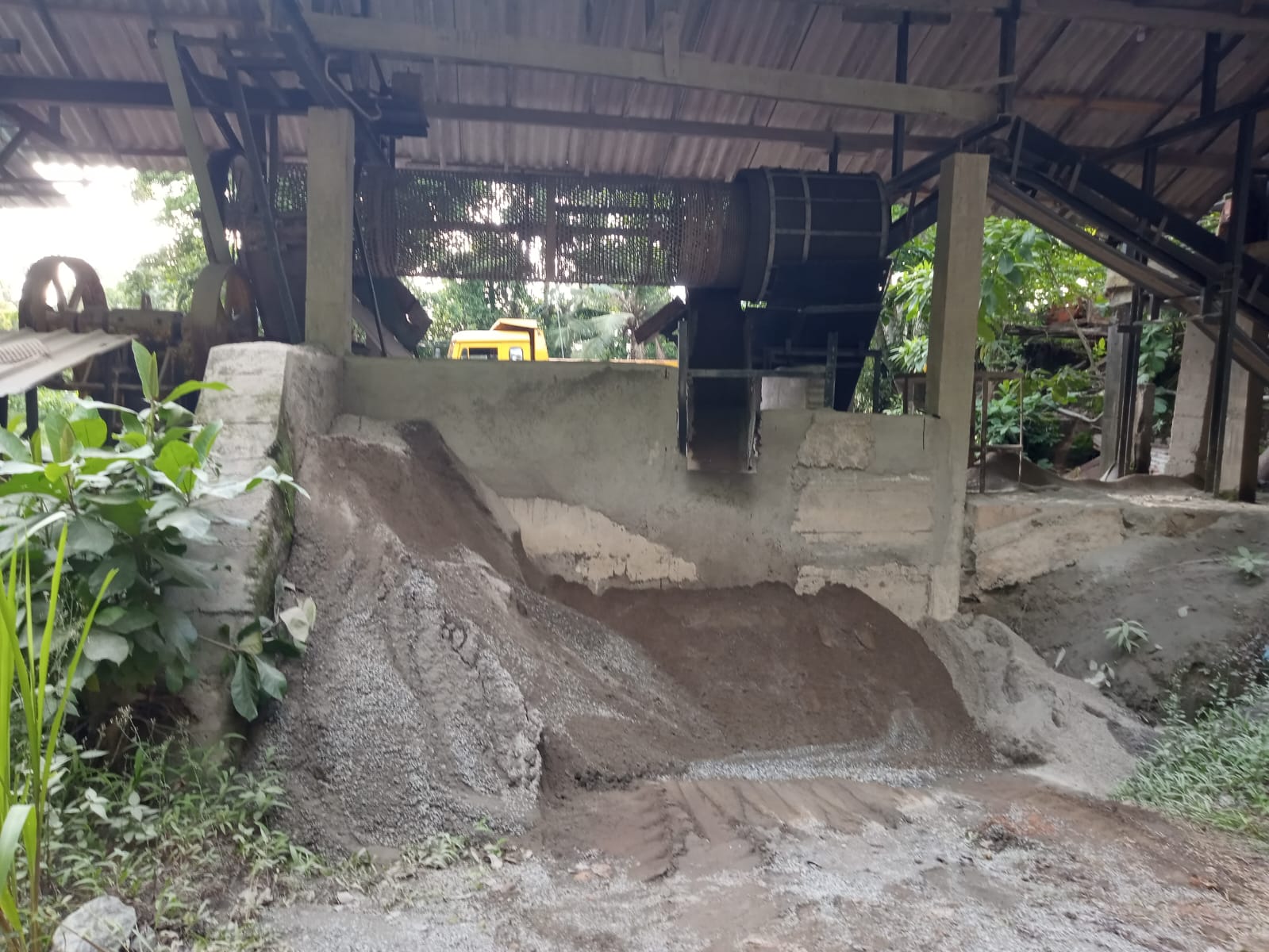 Graded rubble stockpile ready for dispatch